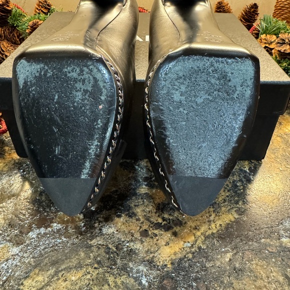 CHANEL Black Chain and Stiletto pumps 4 in. heel.  chain  Italy 42 (US 11.5) EUC - Picture 6 of 9